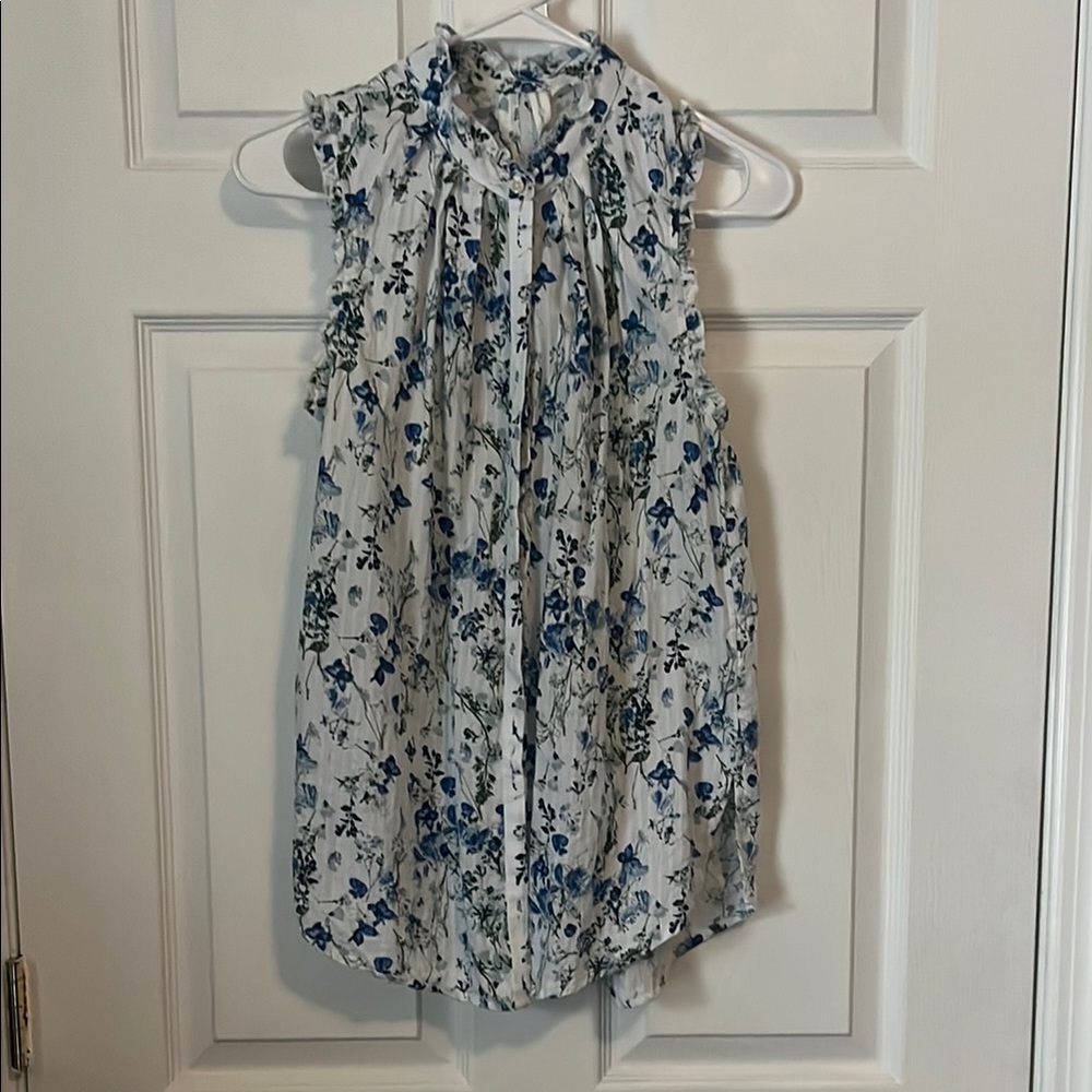 Treasure and Bond Top - Size Small